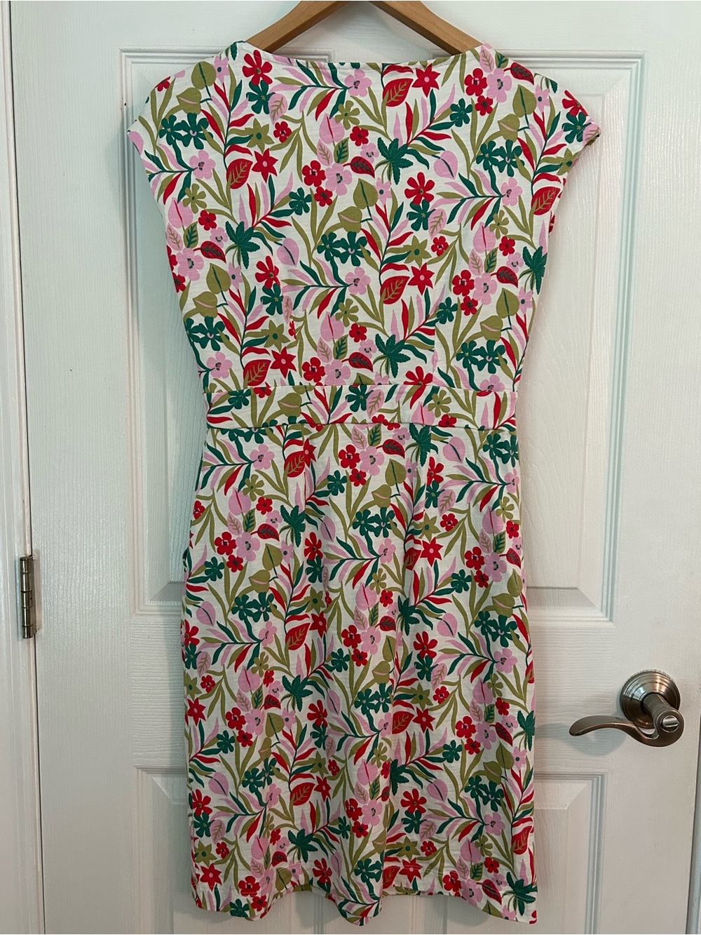 Boden Floral Cotton Jersey Cap-Sleeve Sheath Dress in Pink, Red, Green - Picture 2 of 5
